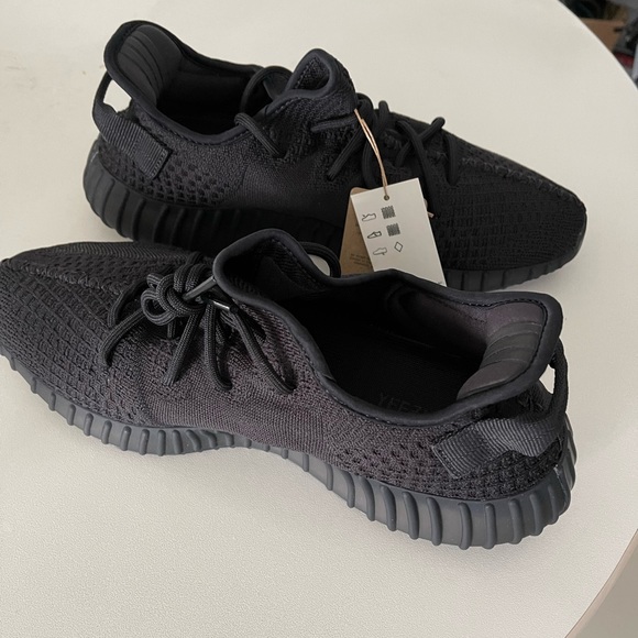 Adidas Yeezy Boost 350 V2 Brand New With Bill Size 11 - Picture 3 of 9